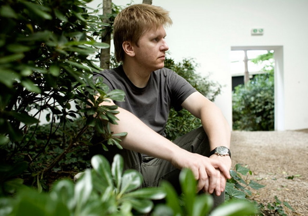Roman Ondak - Artist of the Year 2012.jpg